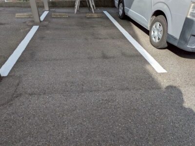 駐車場　ライン引き